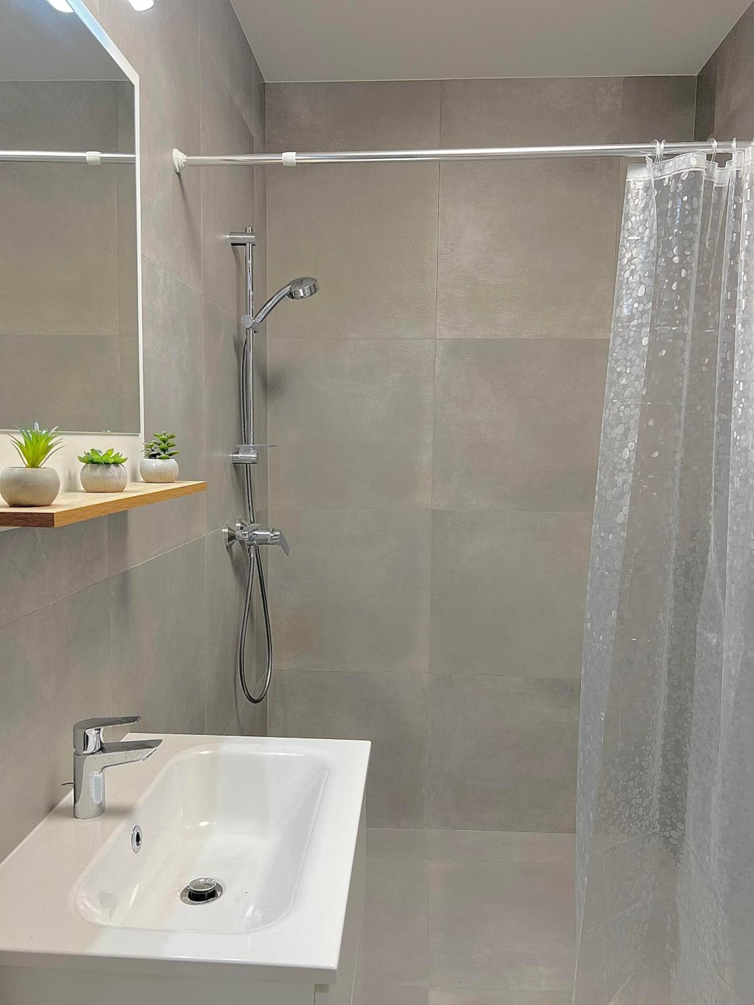 2 Moderne Apartmany 19 A 95 V Sukromi V Centre Mesta Turčianske Teplice Extérieur photo