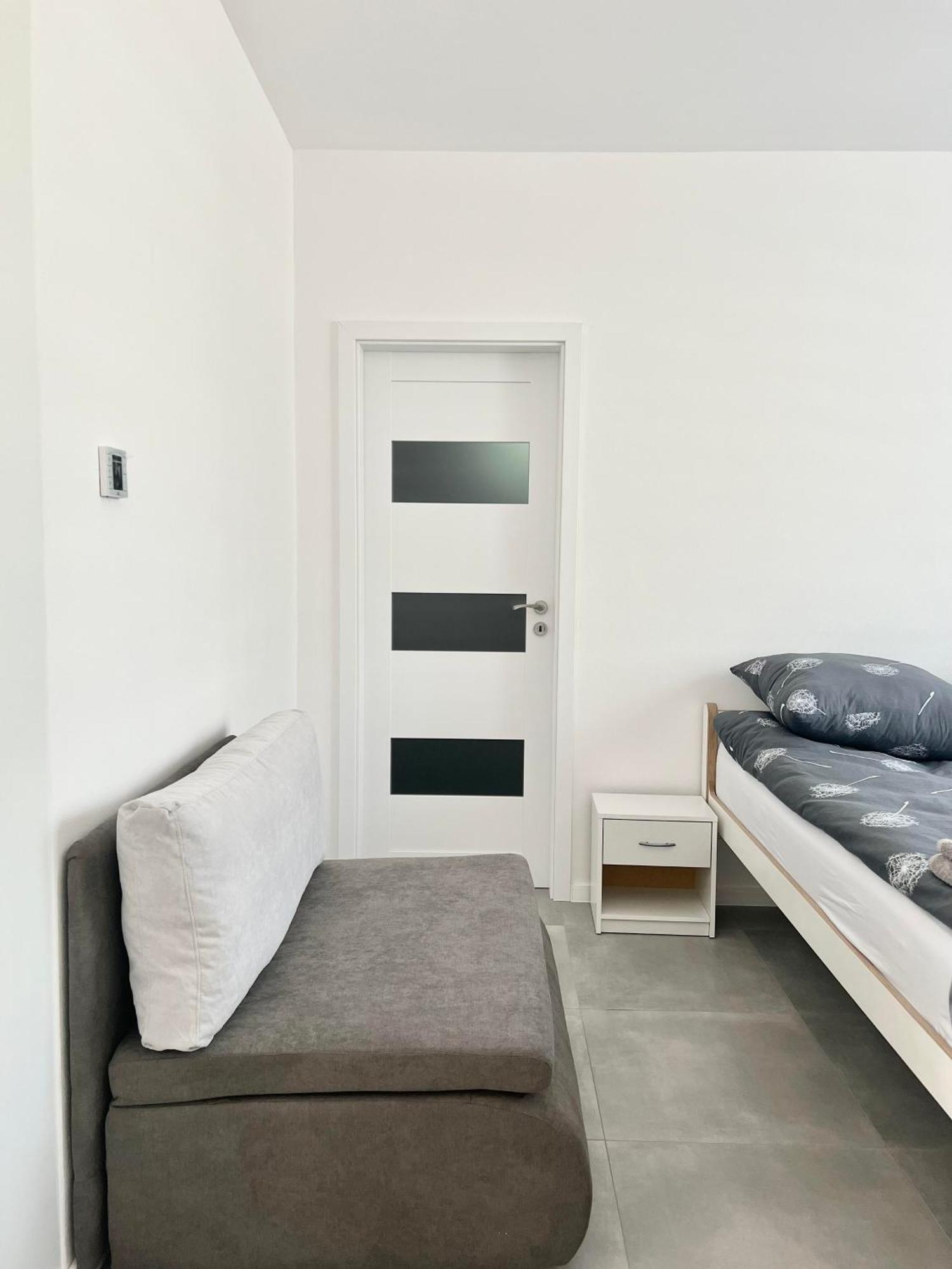 2 Moderne Apartmany 19 A 95 V Sukromi V Centre Mesta Turčianske Teplice Extérieur photo